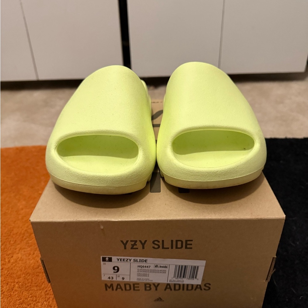 Adidas Yeezy Slide in Vibrant Lime